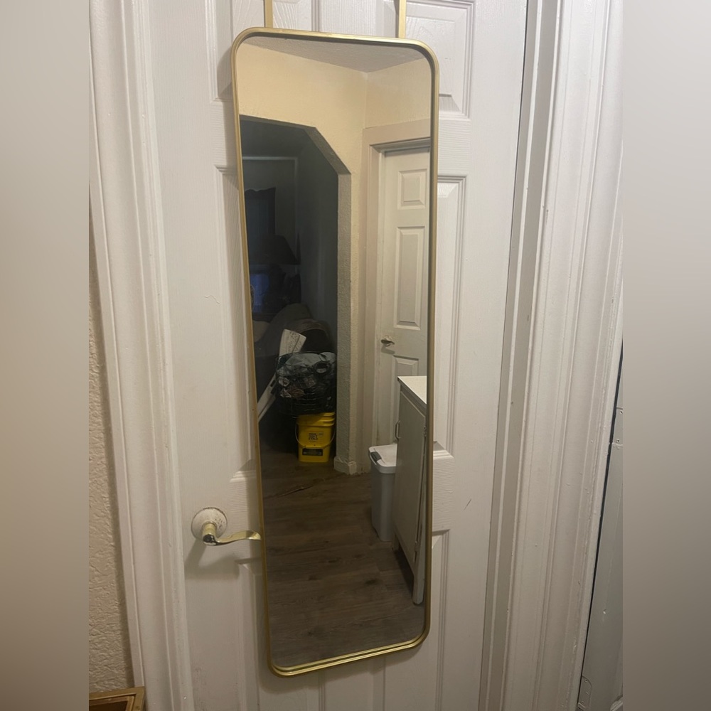 Hanging mirror